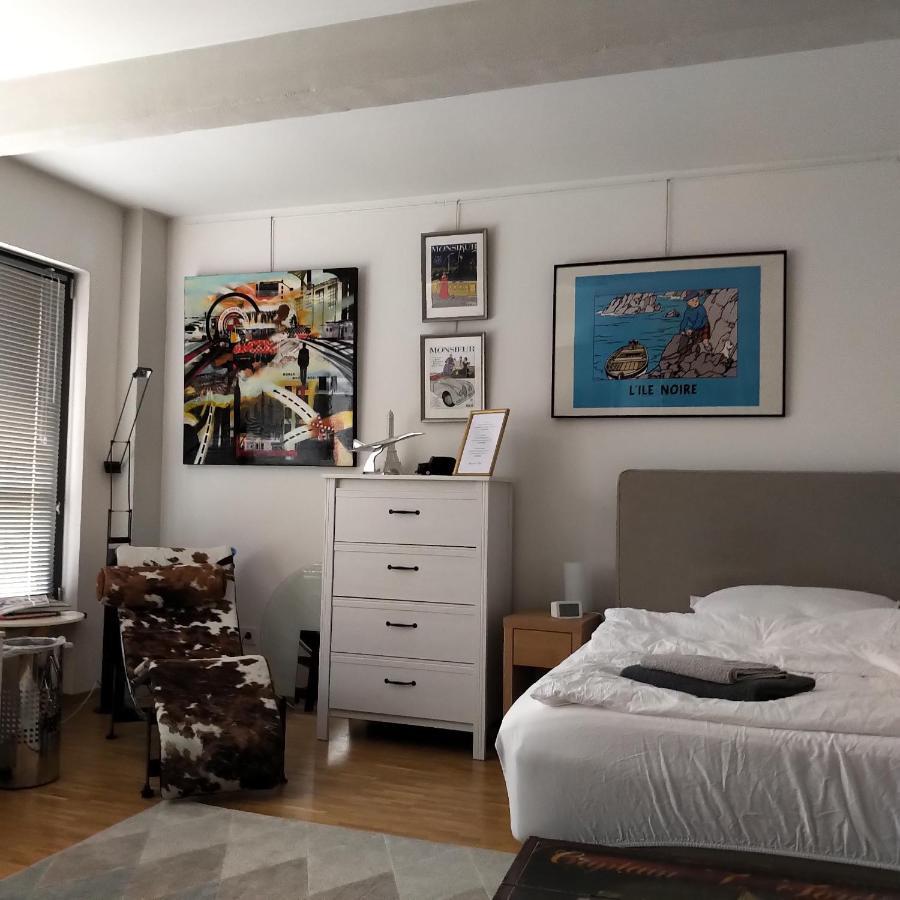 Grosszuegiges Zimmer Mit Badezimmer In Rheinwohnung Κολωνία Εξωτερικό φωτογραφία